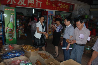 五指山市人大常委會專項督查食品安全法執法檢查整改落實情況